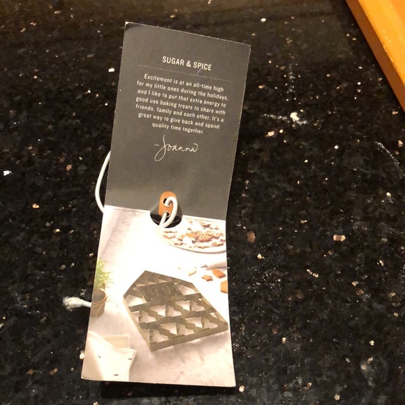 Joanna Gaines Multi Cookie Cutter Hearth & Hand W/Magnolia - Picture 4 of 6